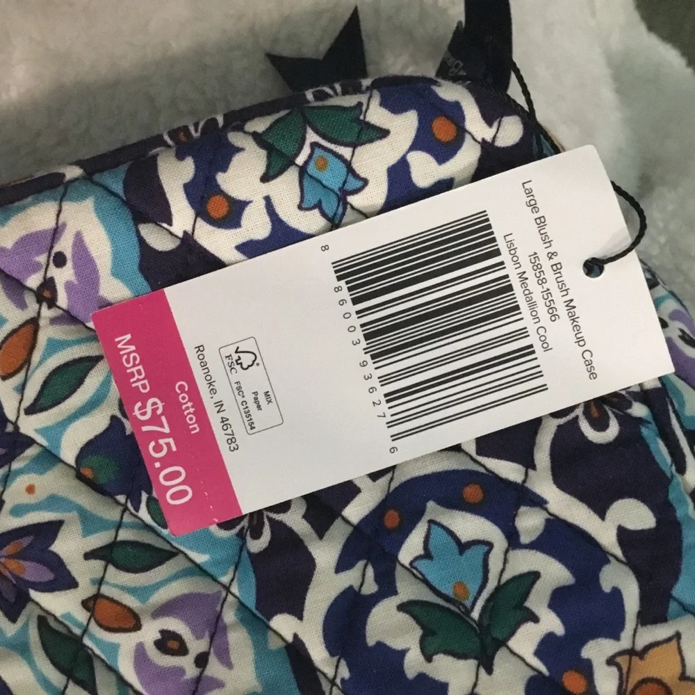 Vera Bradley Large Blush & Brush Make Up Case “Lisbon Medallion Cool”